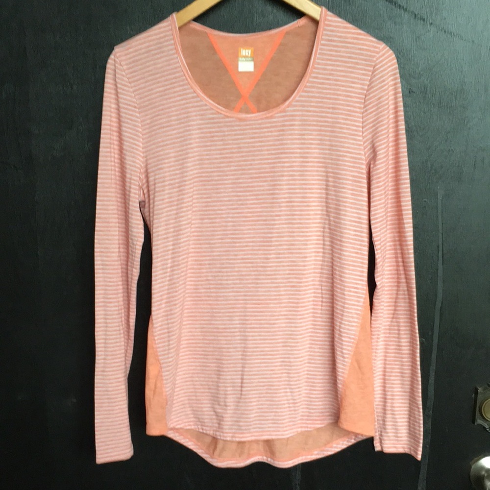 LUCY TECH WORKOUT SHIRT SIZE MEDIUM